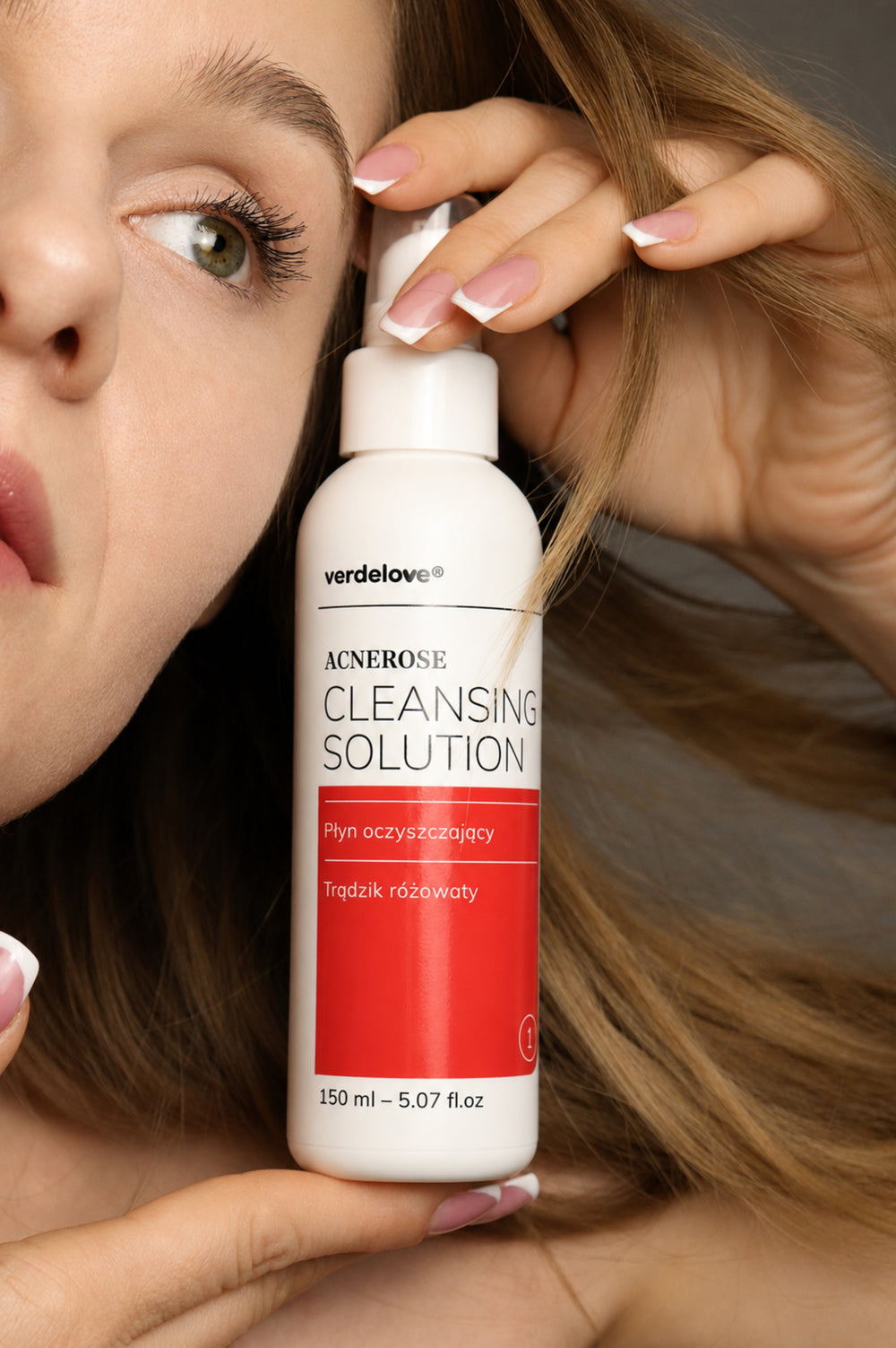 Butelka i kartonik Acnerose Cleansing Solution