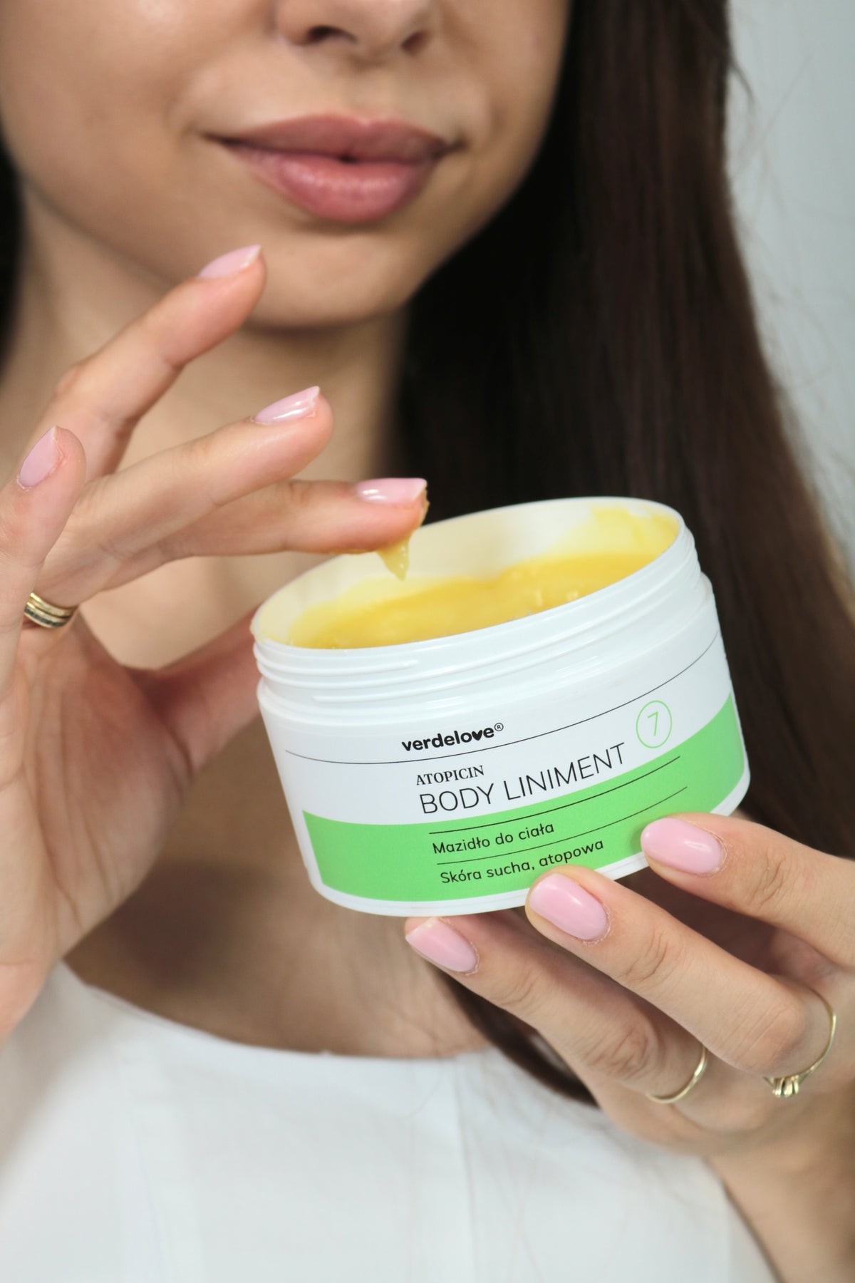 Atopicin Body Liniment - konsystencja mazidła i aplikacja